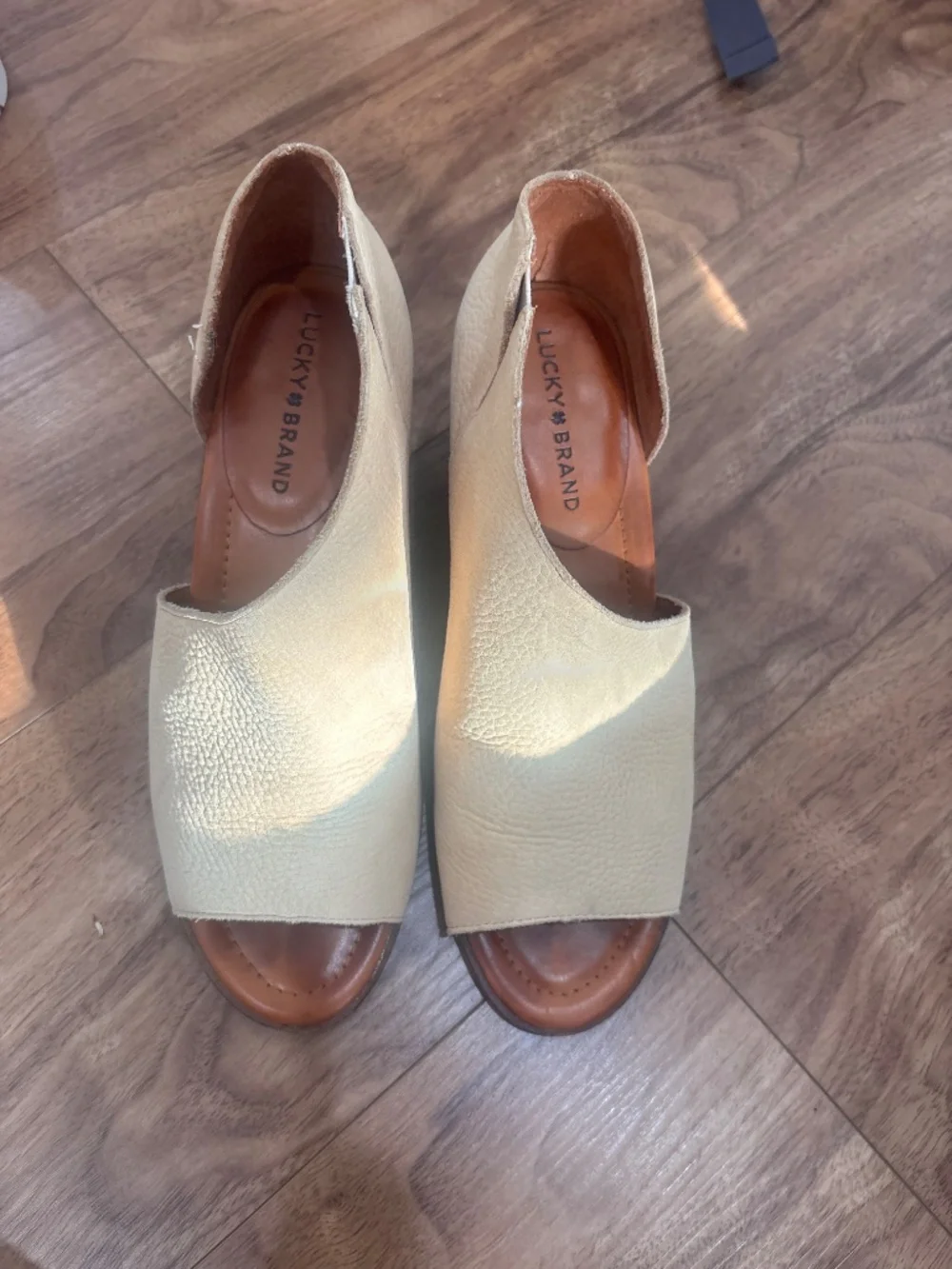 Lucky Brand Slingback Sandals Women 9.5 Cream Leather Open Toe Flats